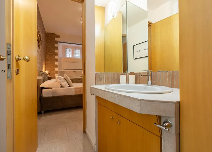 Pearl Of Circo Massimo Apartment *